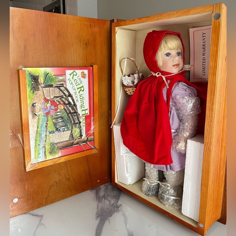 Duck House Heirloom Dolls LIMITED EDITION RARE,‎ Little Red Riding Hood Doll